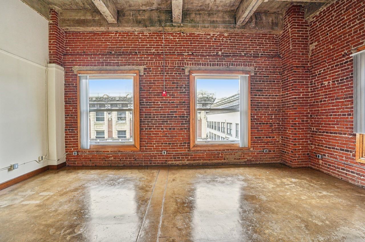 Rosslyn Lofts Apartments - Photo 6 of 20