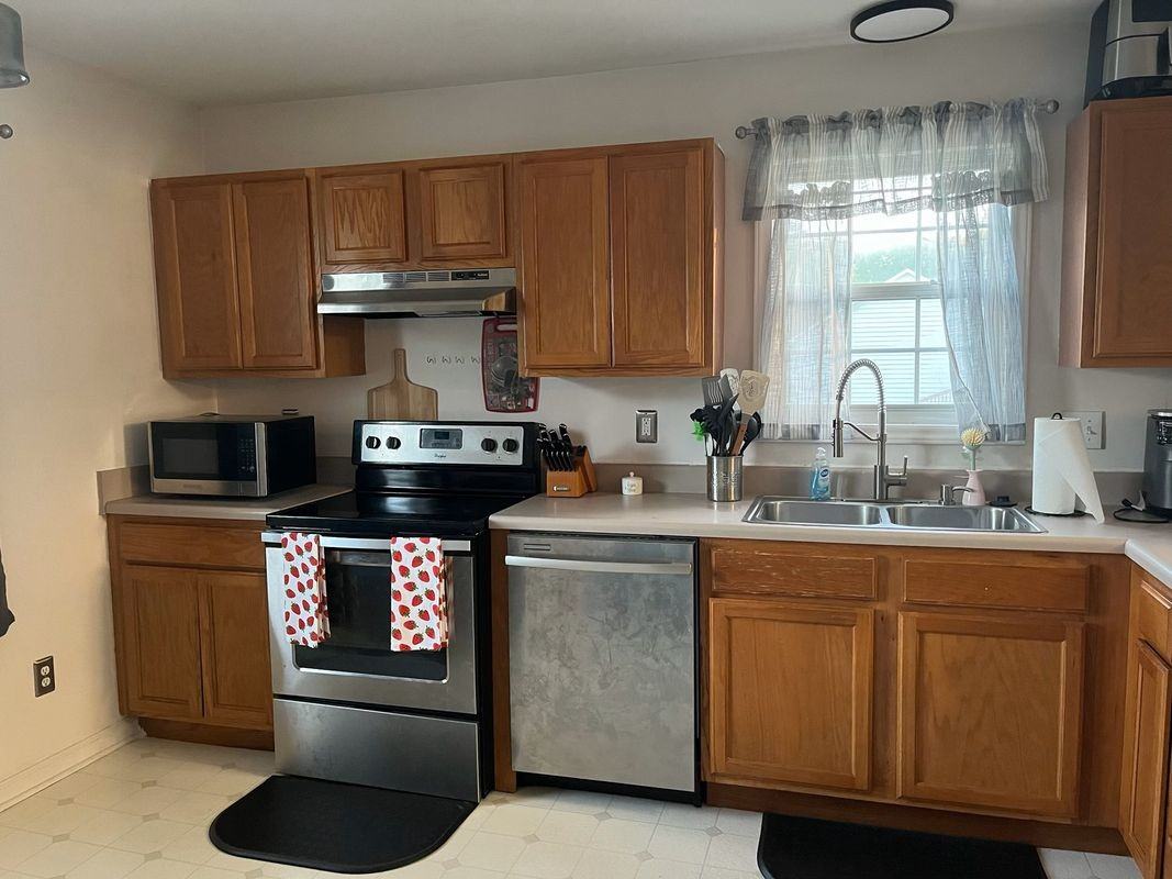 208 Bridget Way - Photo 2 of 7