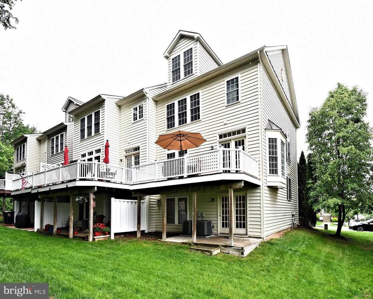 2304 Lennon Lane - Photo 2 of 50