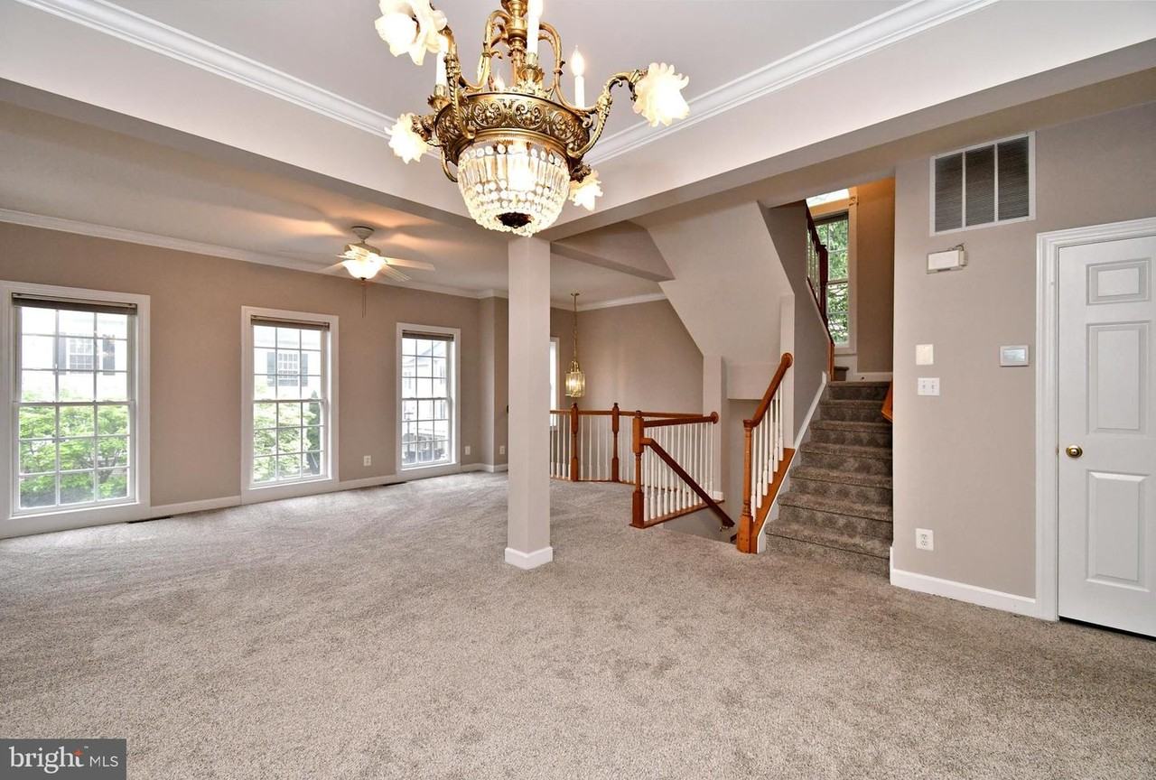 2304 Lennon Lane - Photo 5 of 50