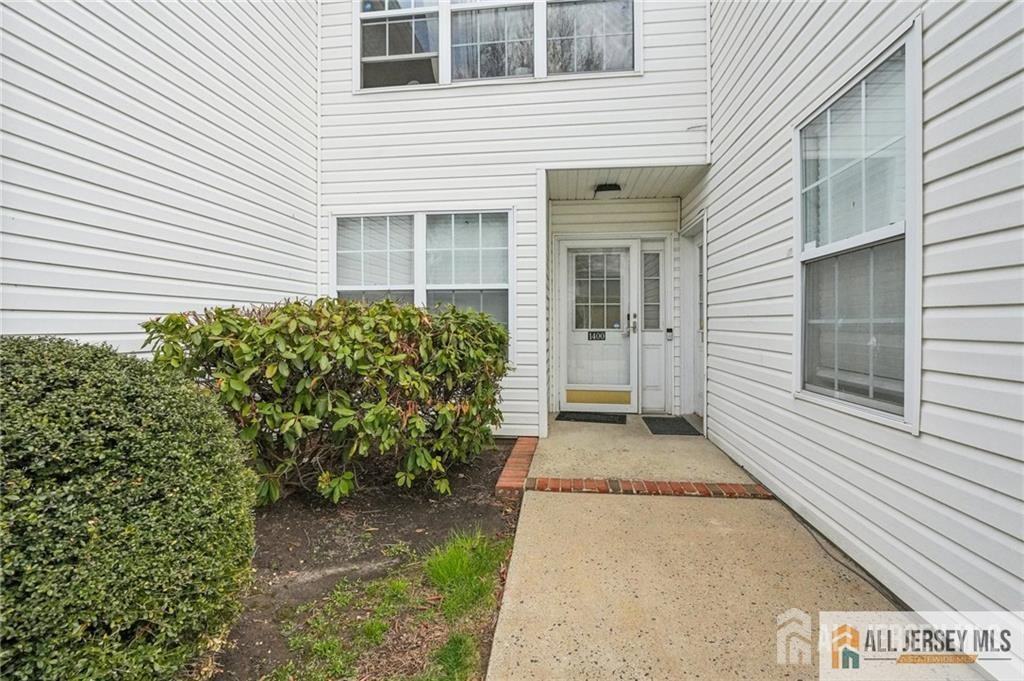 1400 Plymouth Rd - Photo 2 of 10