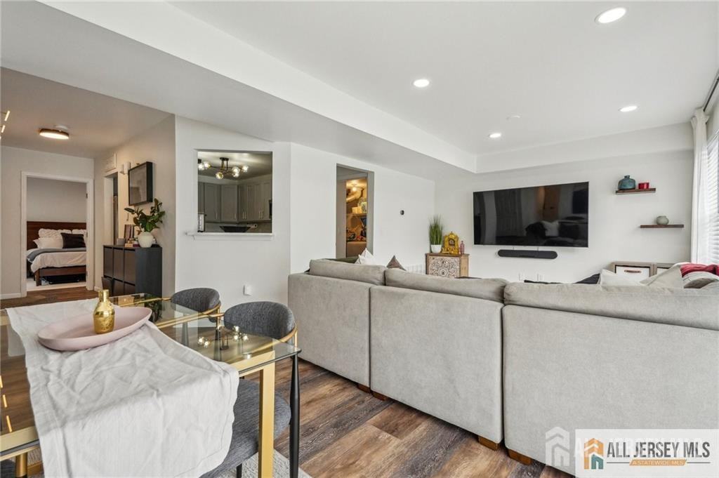 1400 Plymouth Rd - Photo 6 of 10