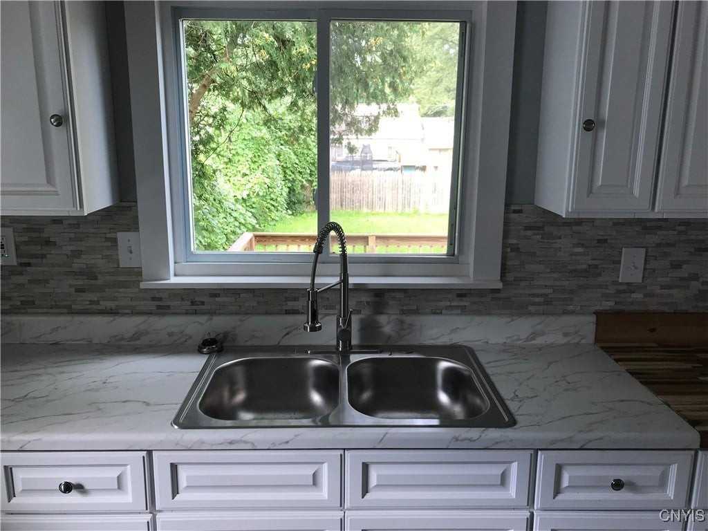 503 Boston Rd - Photo 6 of 14