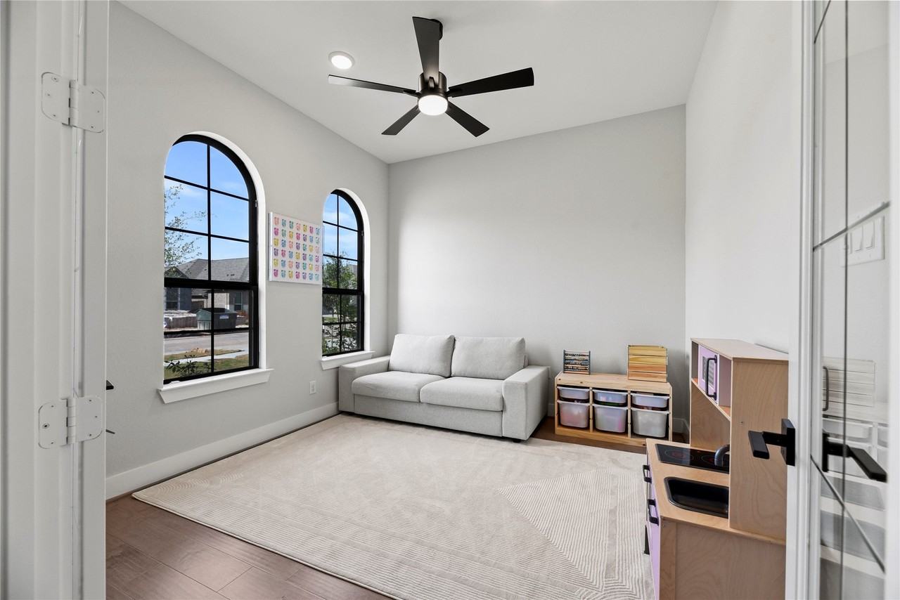 4439 Southpoint Way - Photo 6 of 43