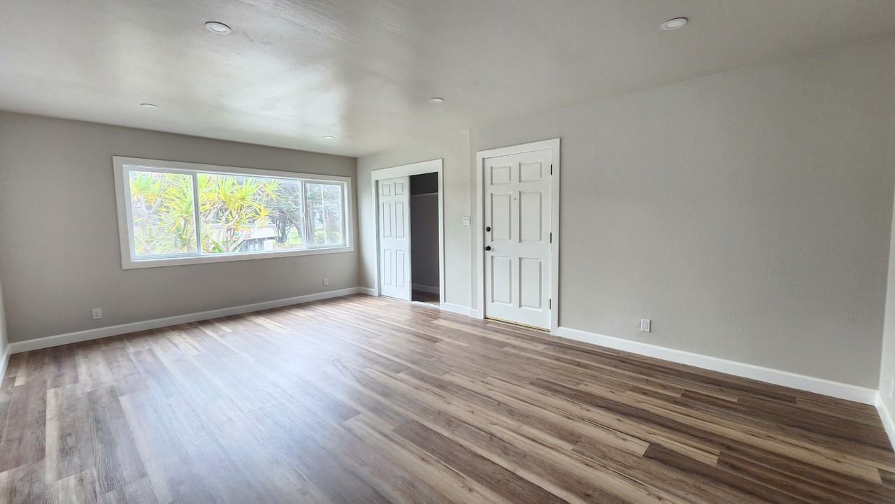 127 Clarendon Rd #4 - Photo 3 of 13