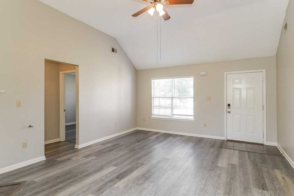 7364 Wendy Way - Photo 5 of 17