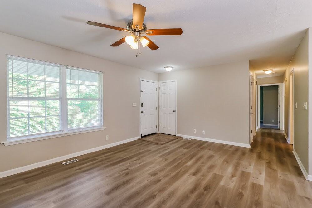 9407 Brown Austin Rd - Photo 3 of 16