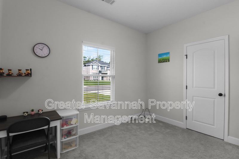 208 Alyssa Ave - Photo 6 of 40