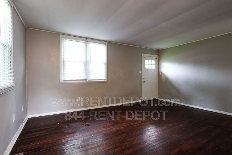 1621 Rheinhardt Ave - Photo 3 of 8