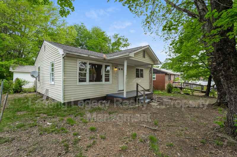 817 Elon St - Photo 2 of 13