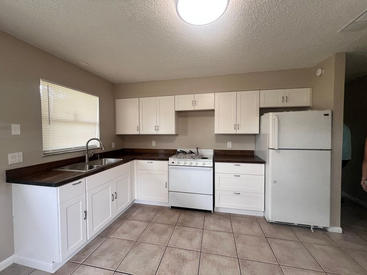 2207 S 34th St #A - Photo 2 of 9