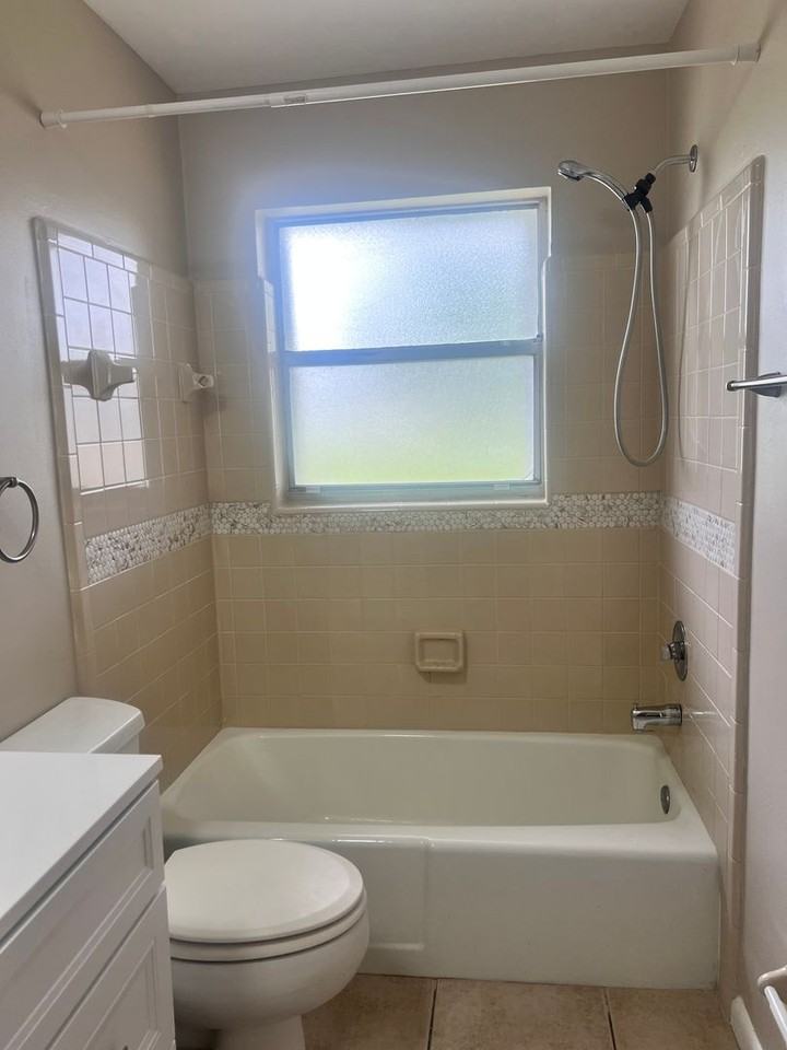 2207 S 34th St #A - Photo 7 of 9