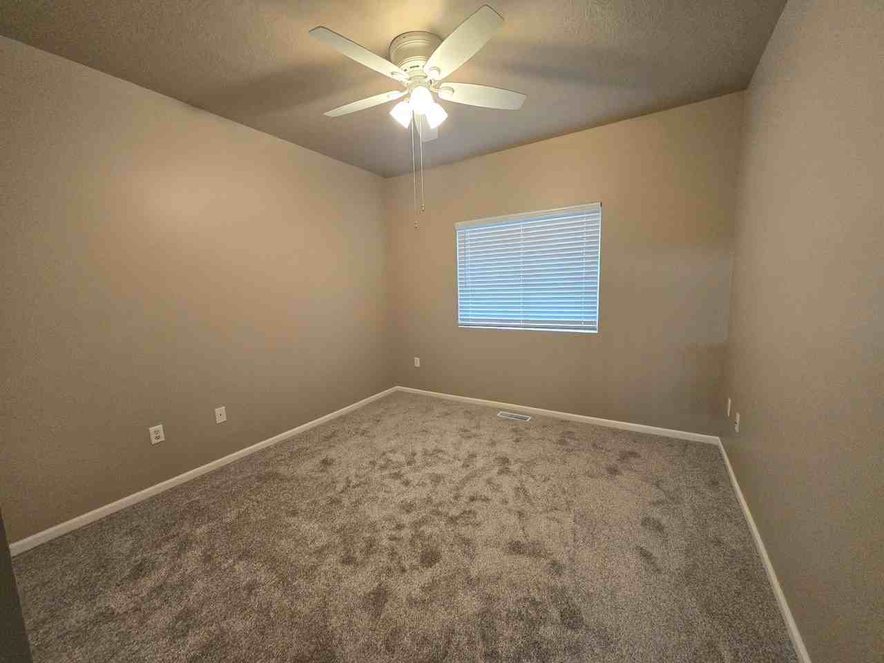 4612 E 15th - Photo 5 of 7