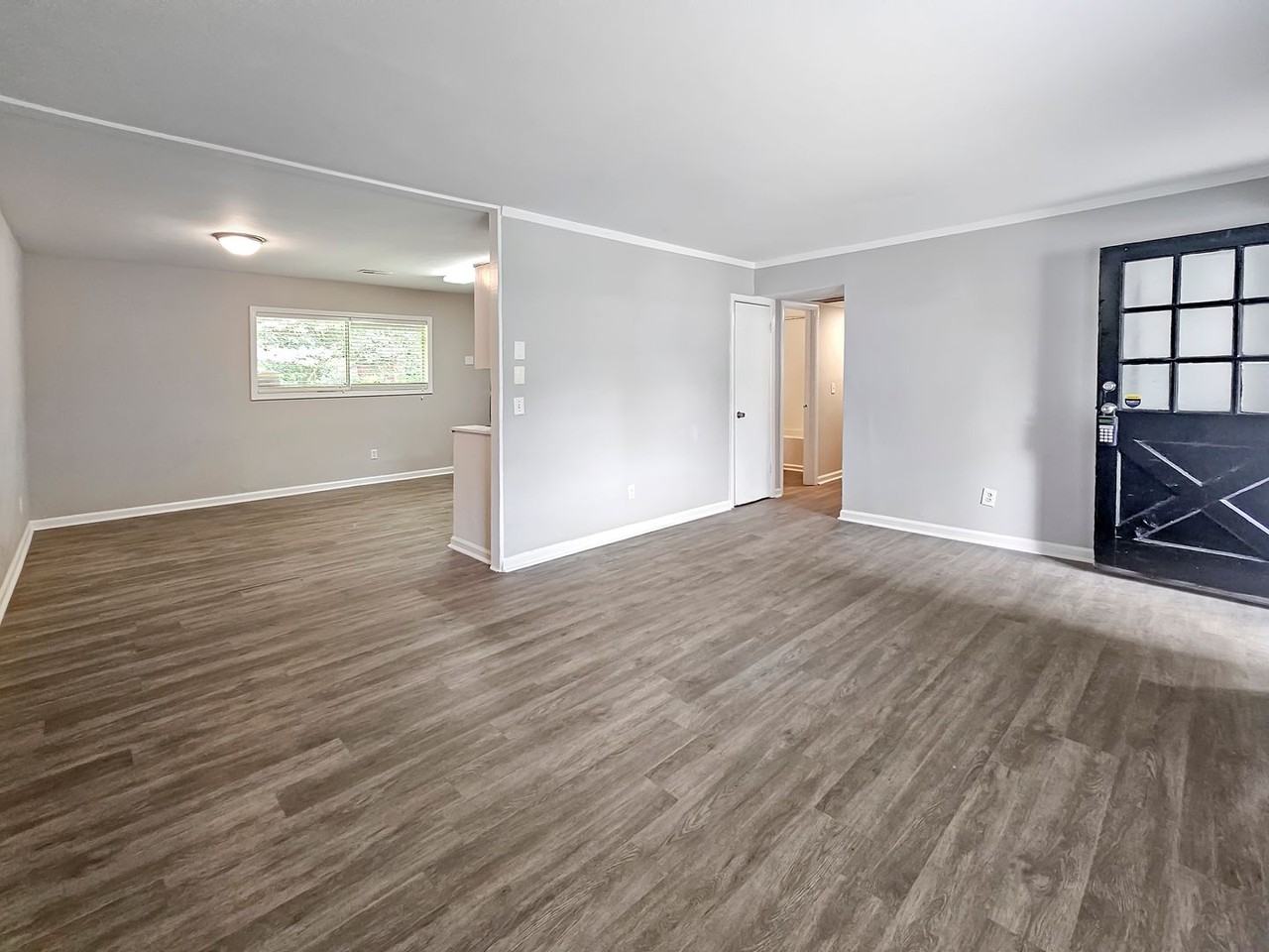 8438 Stonewall Jackson Dr - Photo 4 of 26