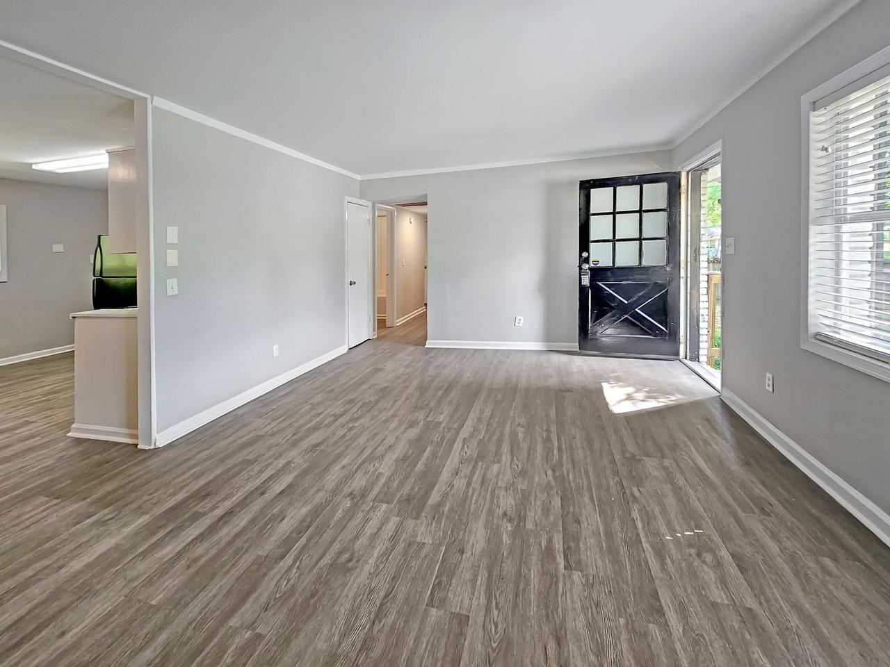 8438 Stonewall Jackson Dr - Photo 5 of 26