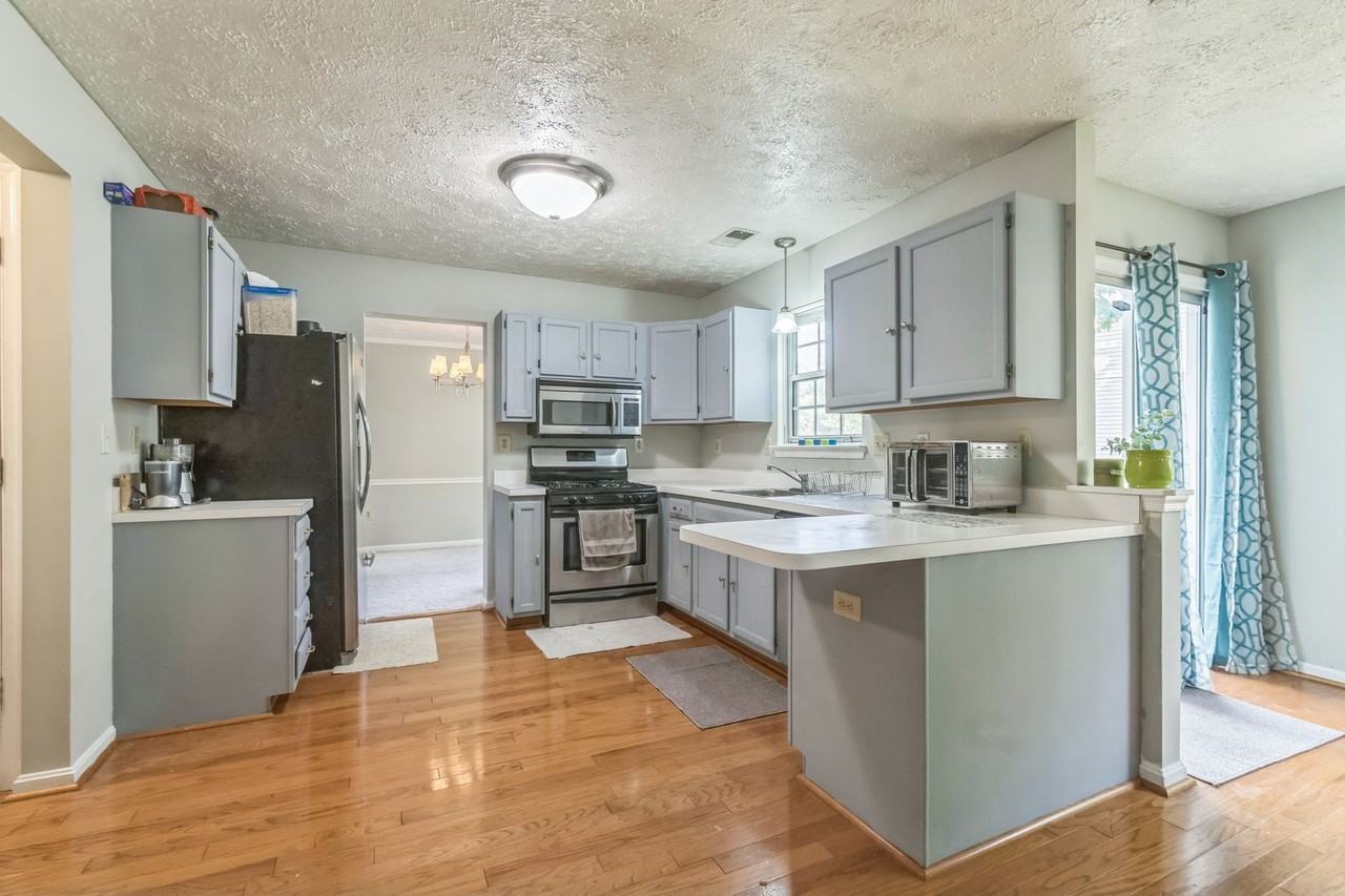 5302 Treefish Ct - Photo 5 of 18