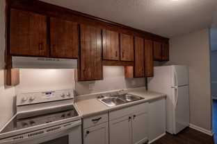 600 S Vyne St - Photo 1 of 1