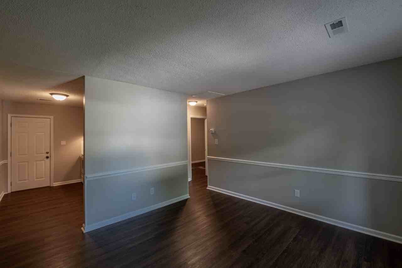 600 S Vyne St - Photo 4 of 10