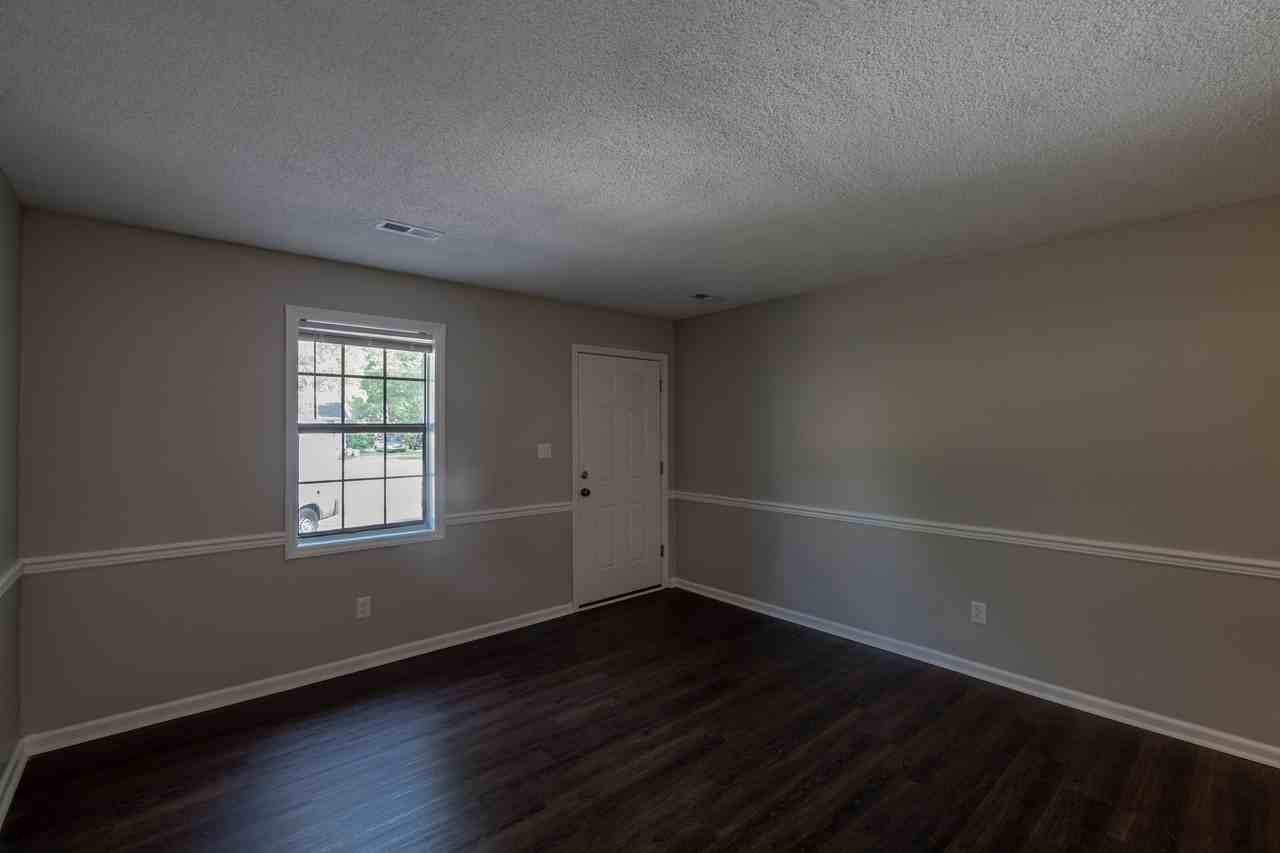 600 S Vyne St - Photo 5 of 10