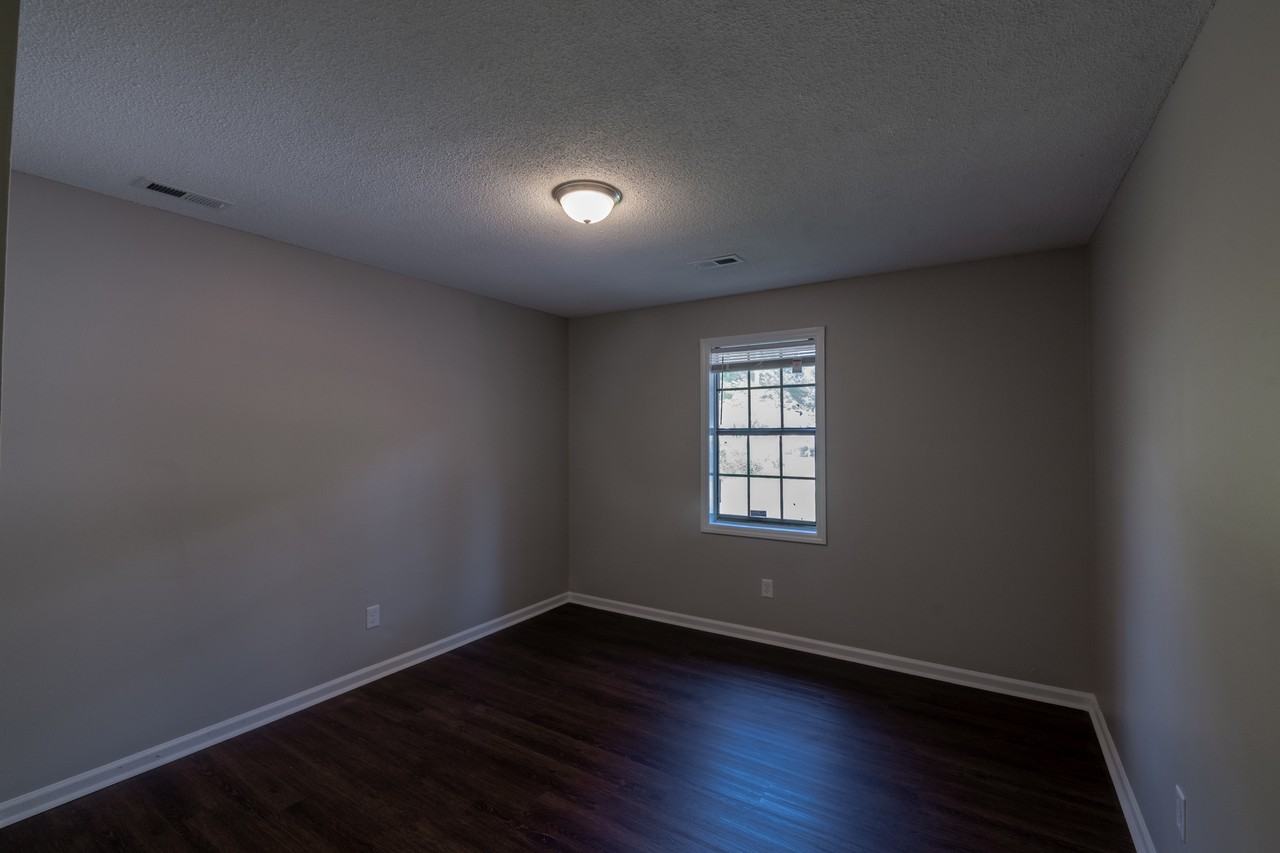 600 S Vyne St - Photo 7 of 10