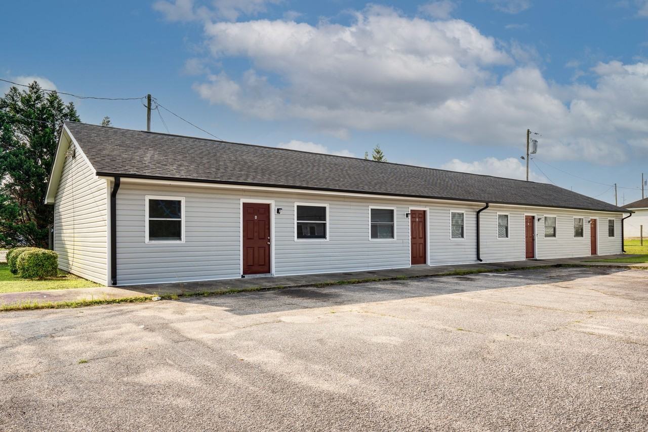 221 W Virginia St - Photo 3 of 7