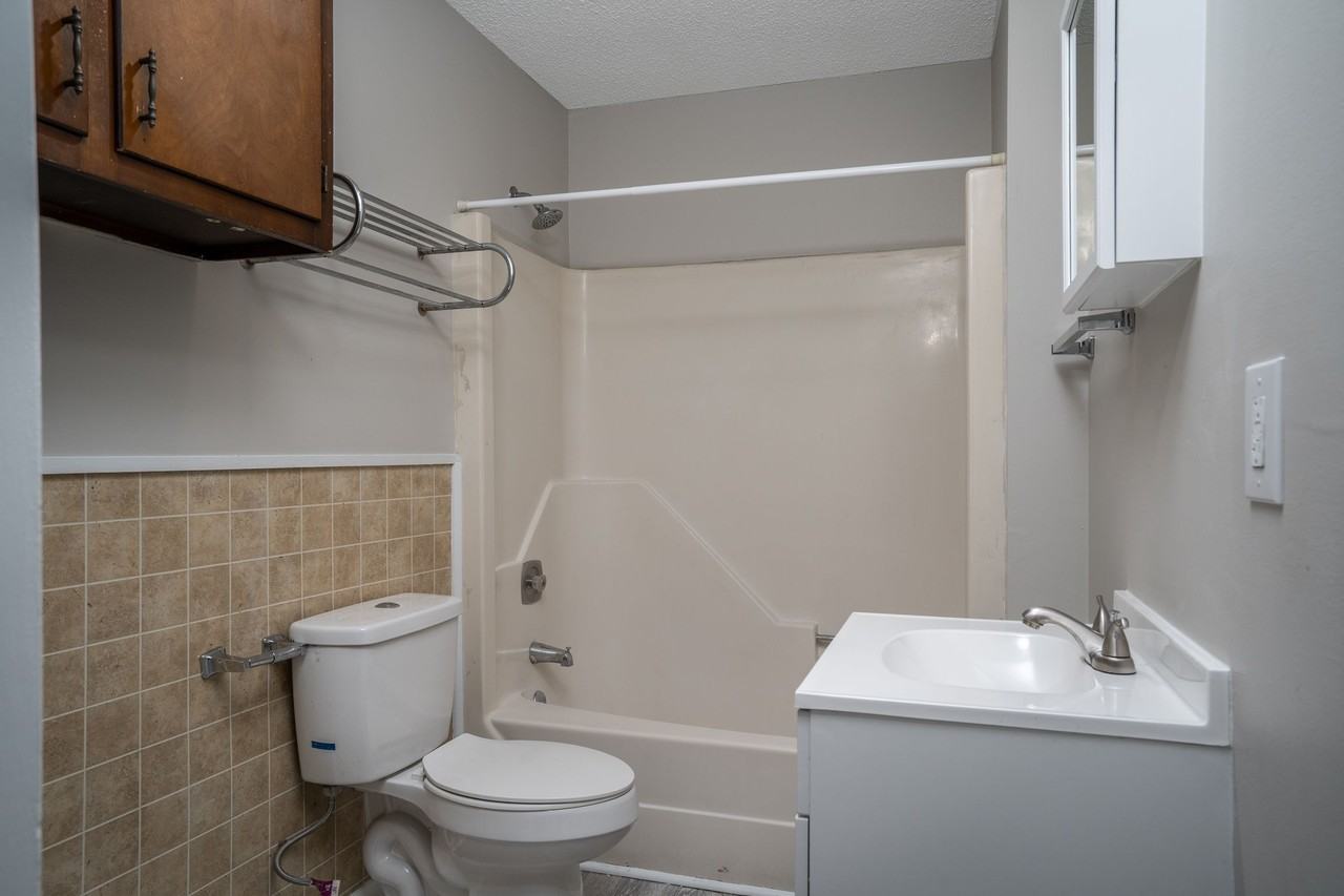 221 W Virginia St - Photo 7 of 7