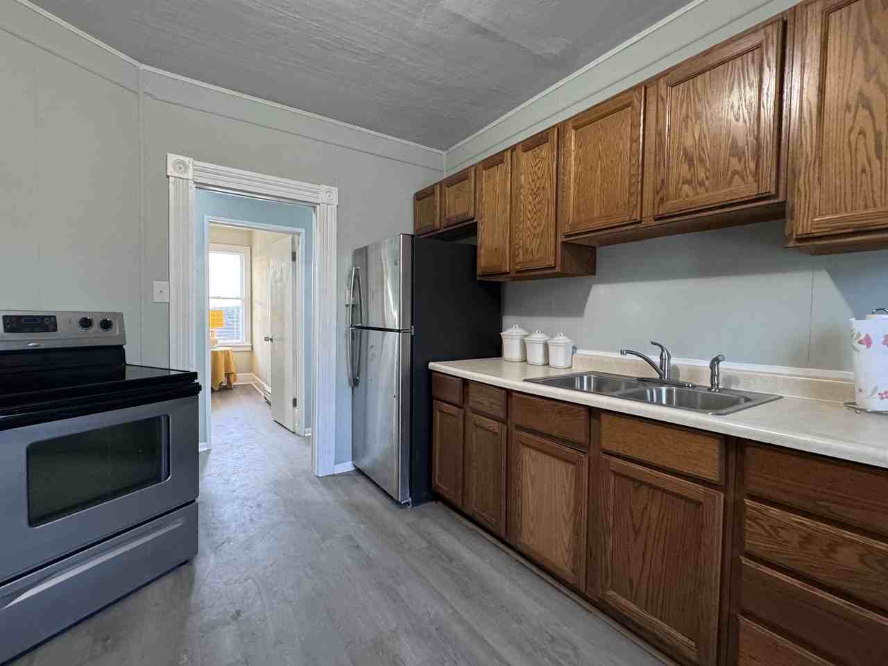 604 I Street - Photo 2 of 11