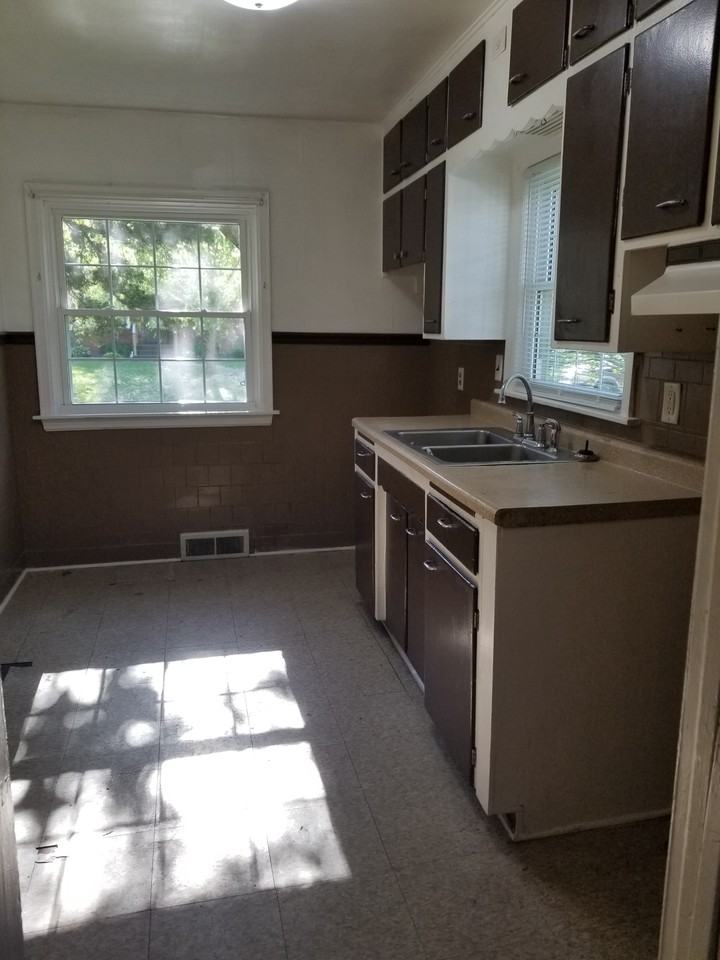 2029 37th St #2029 - Photo 4 of 17