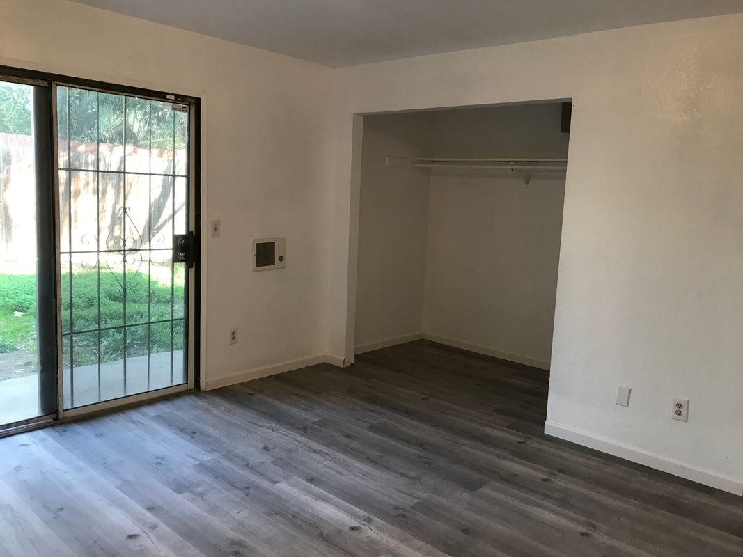 3127 Santa Cruz Way - Photo 3 of 7