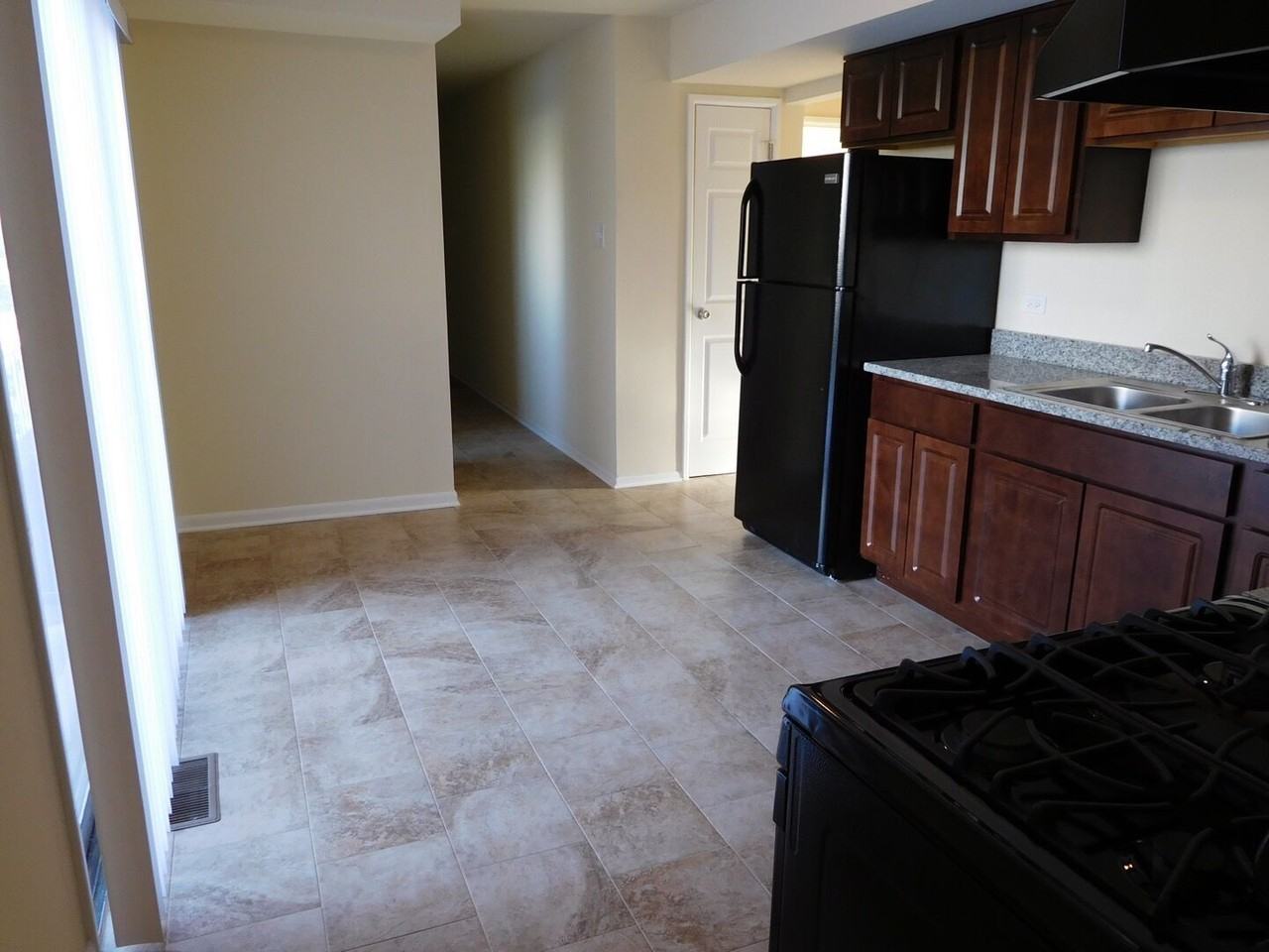 2659 Sparta Ct - Photo 3 of 17