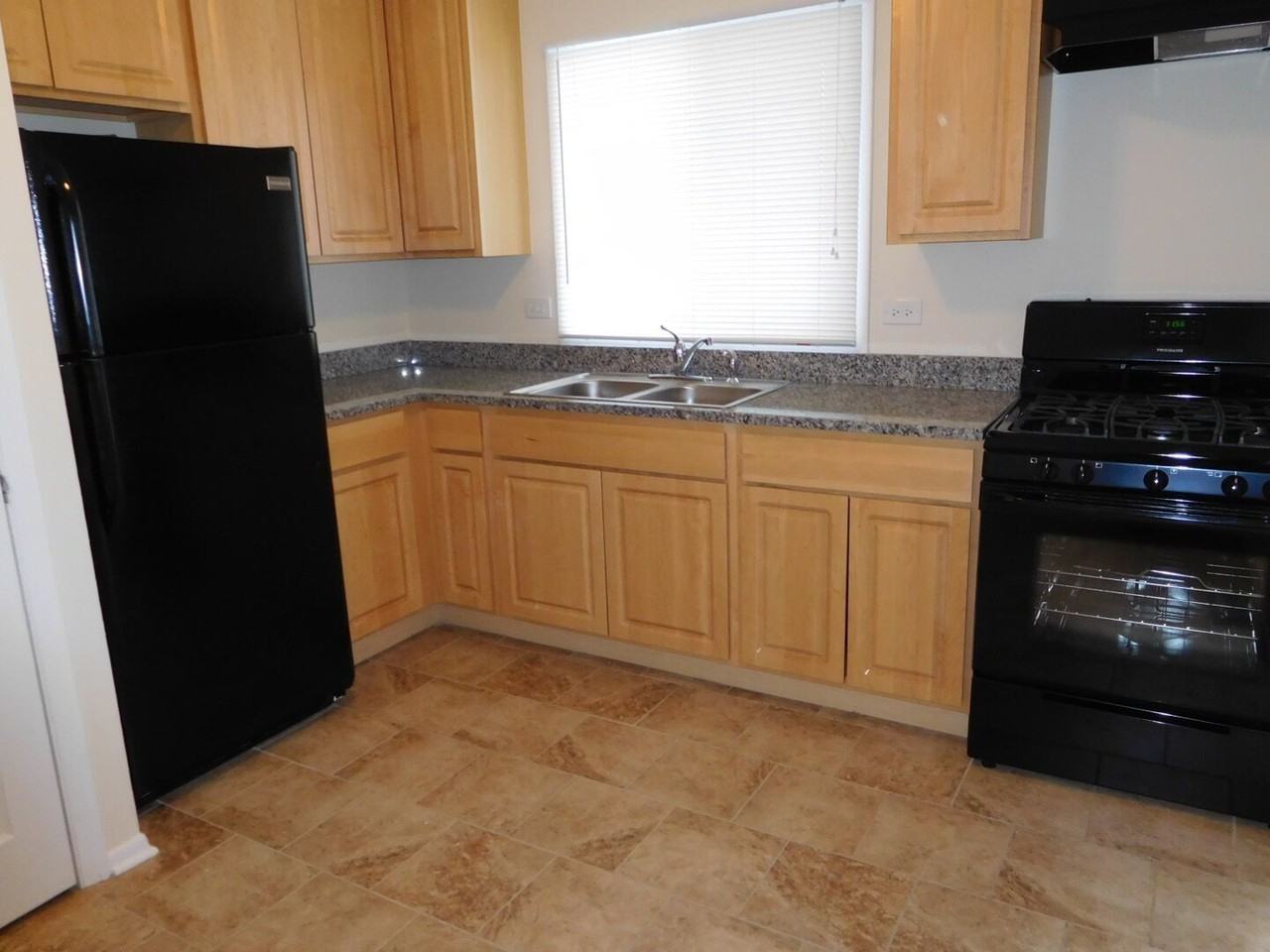1003 Mildred Ln - Photo 3 of 12