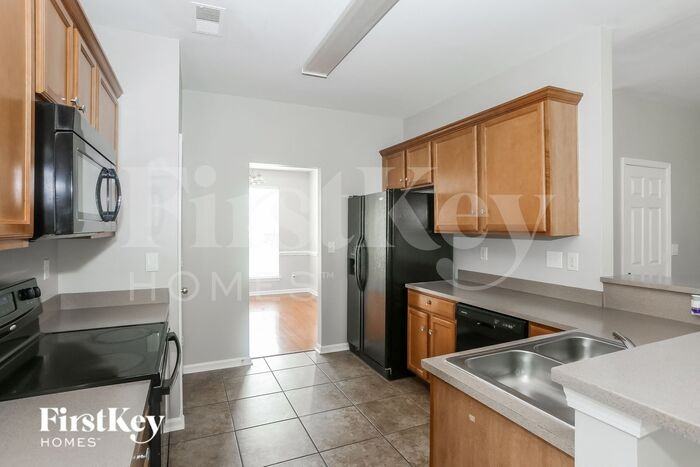 4643 Maple Crest Pl - Photo 3 of 6