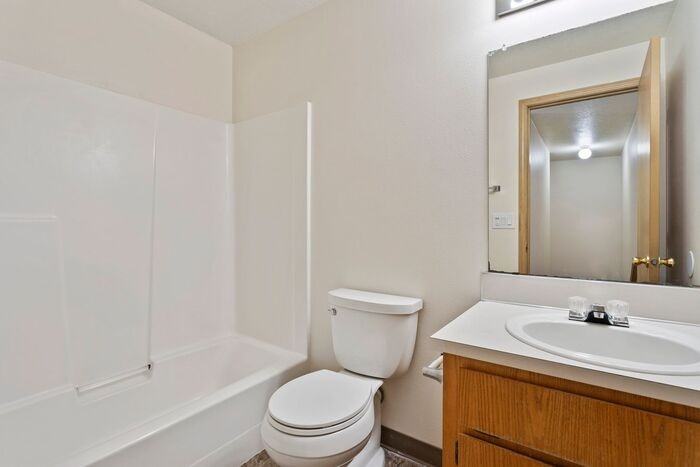 205 Ne 148th Ave - Photo 3 of 32