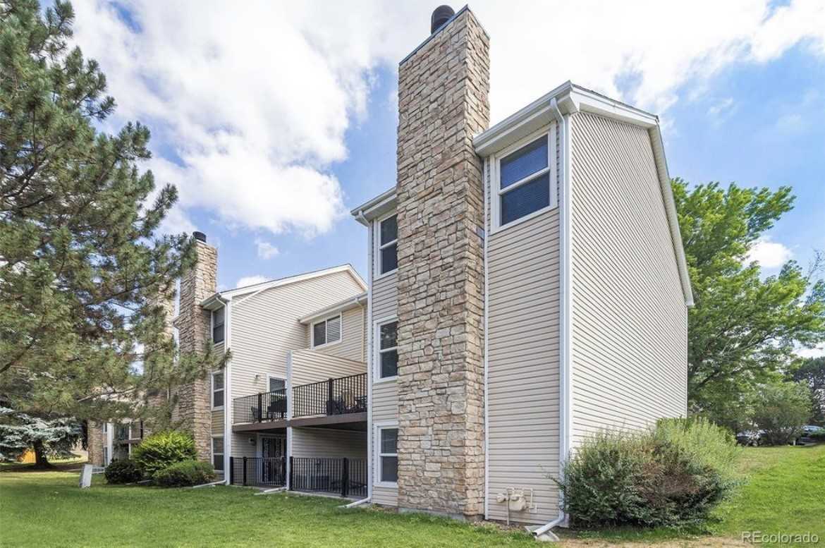 389 S Kalispell Way #D - Photo 2 of 19