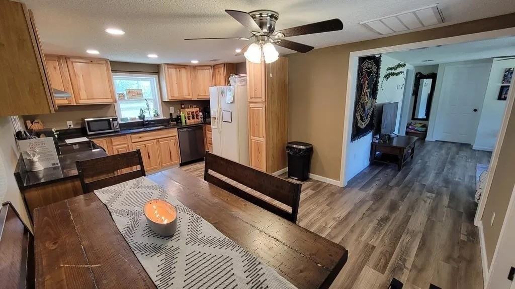 3963 Trudie Rd #NA - Photo 3 of 21