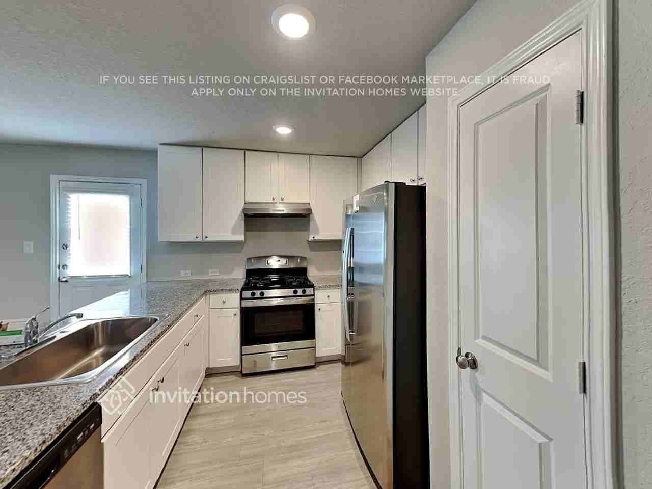 3322 Carducci Dr - Photo 4 of 17