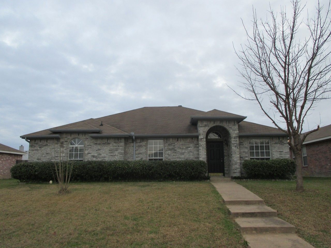 1744 Gentry St - Photo 2 of 17