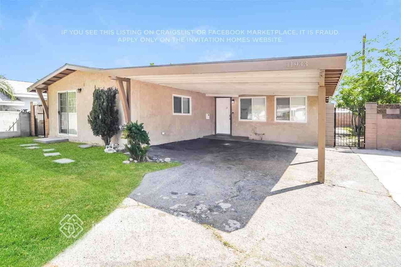 11933 Phillippi Ave - Photo 3 of 17