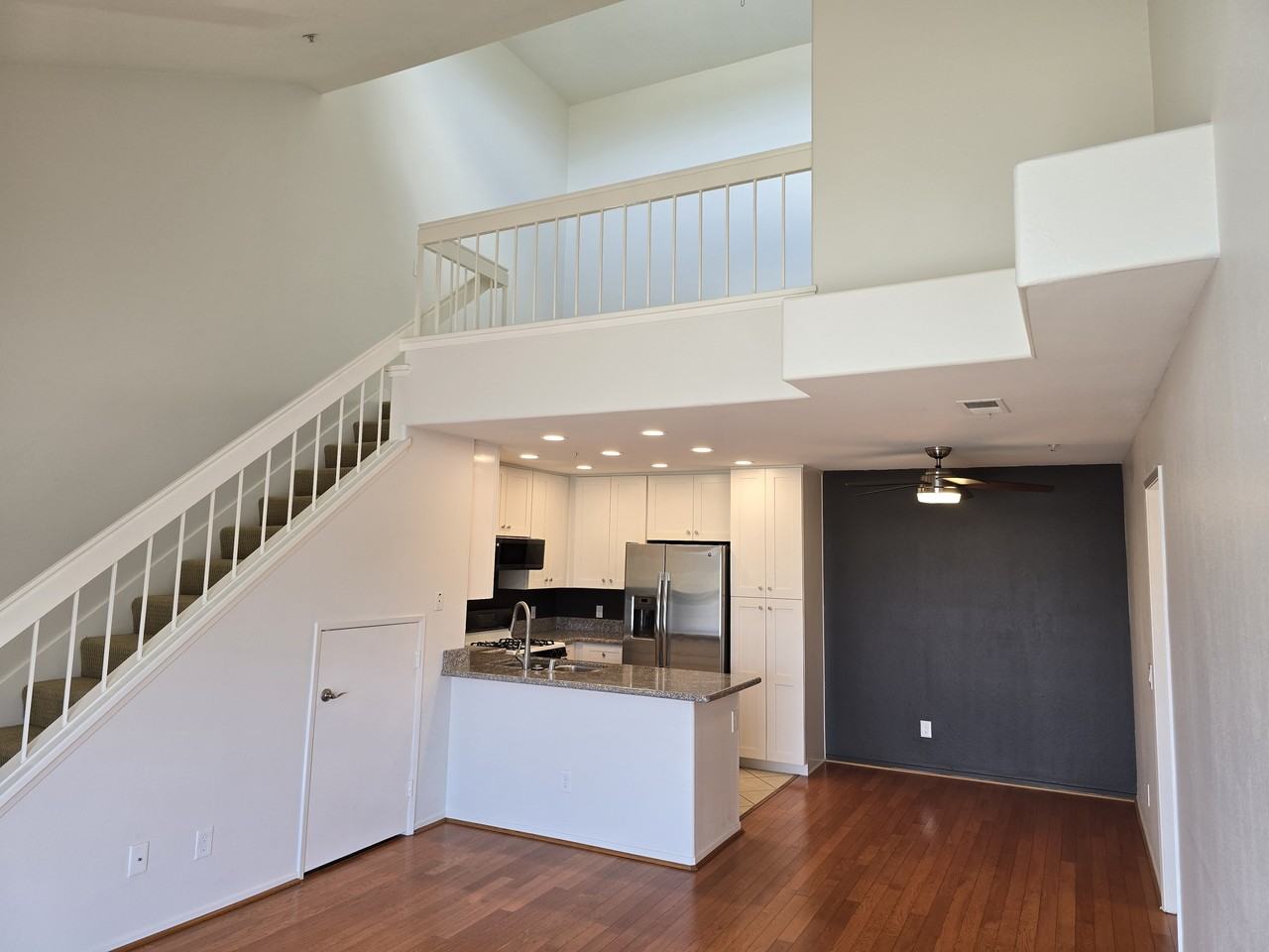 Prac Place - Photo 3 of 19