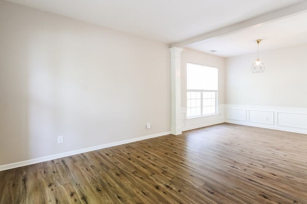 8909 Lyleton Ln - Photo 4 of 17