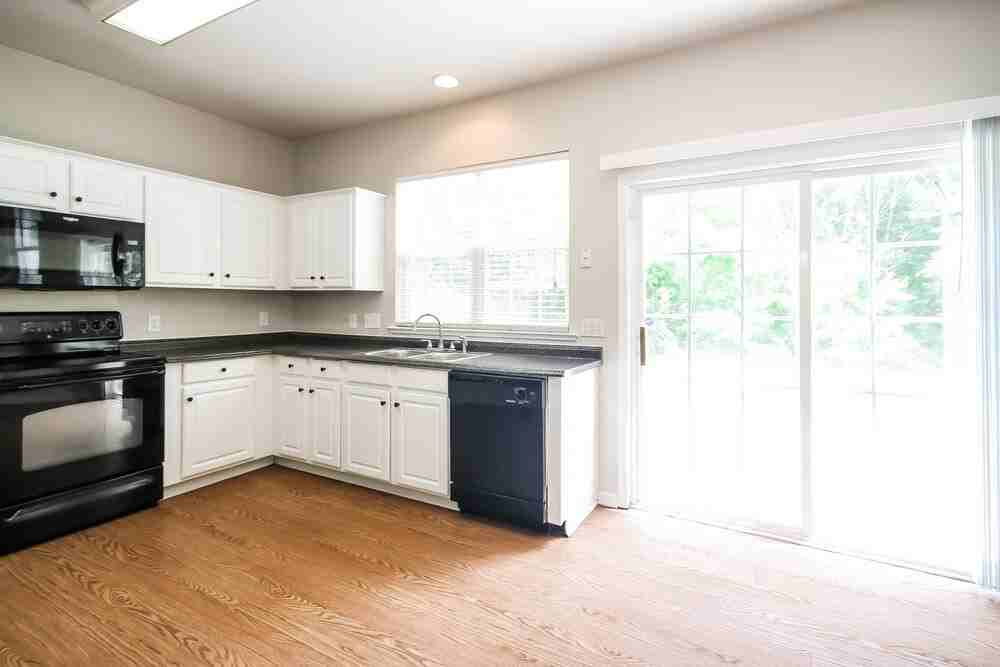 8909 Lyleton Ln - Photo 6 of 17