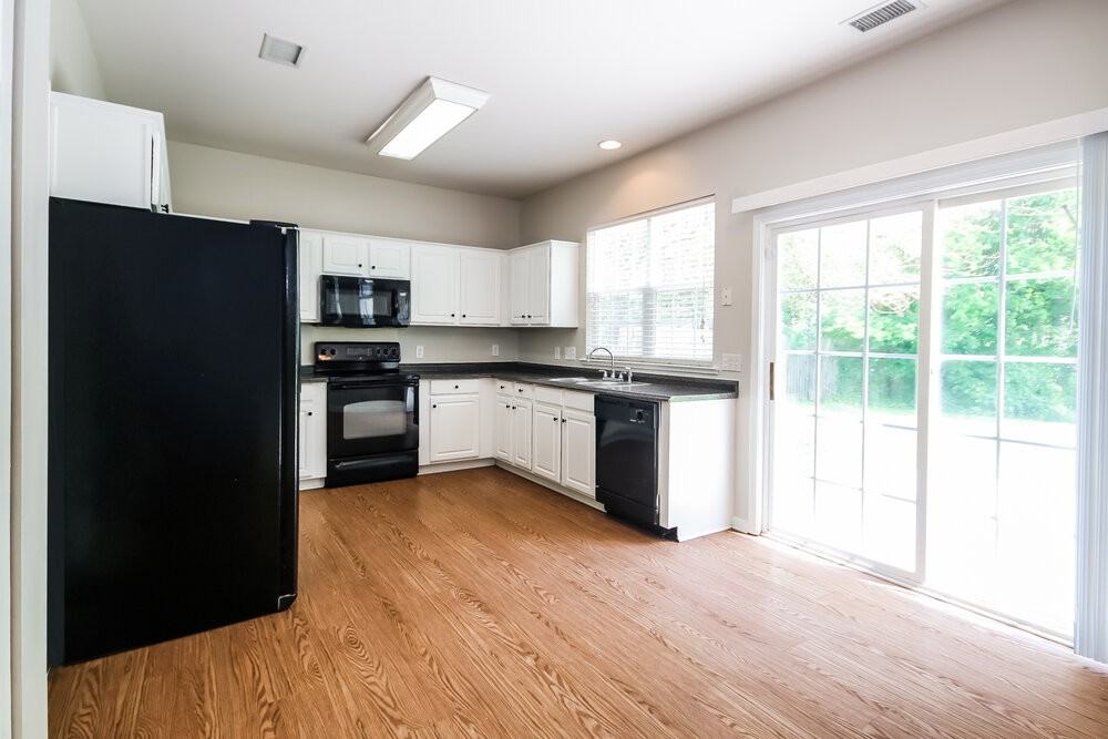 8909 Lyleton Ln - Photo 7 of 17