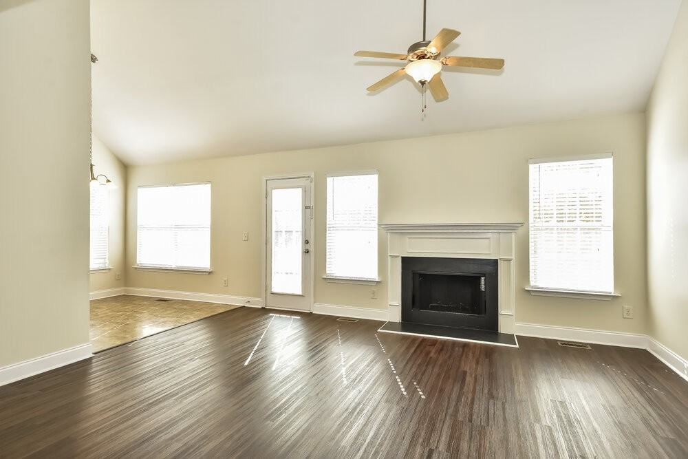 1565 Bridgecrest Dr - Photo 5 of 17