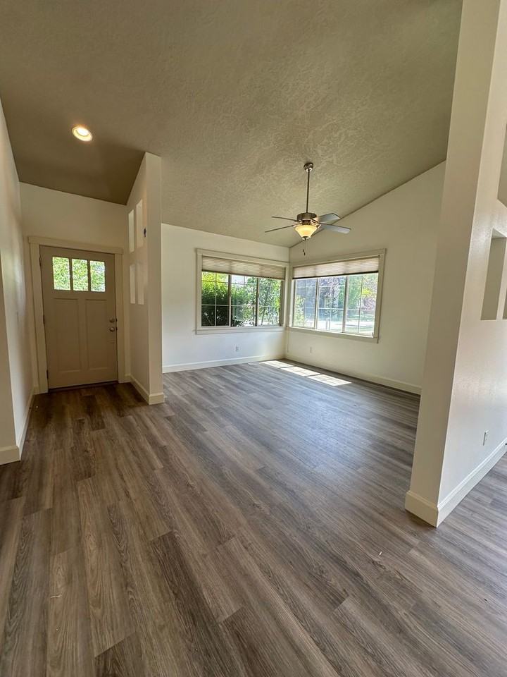 3903 N Park Crossing Ave - Photo 3 of 30