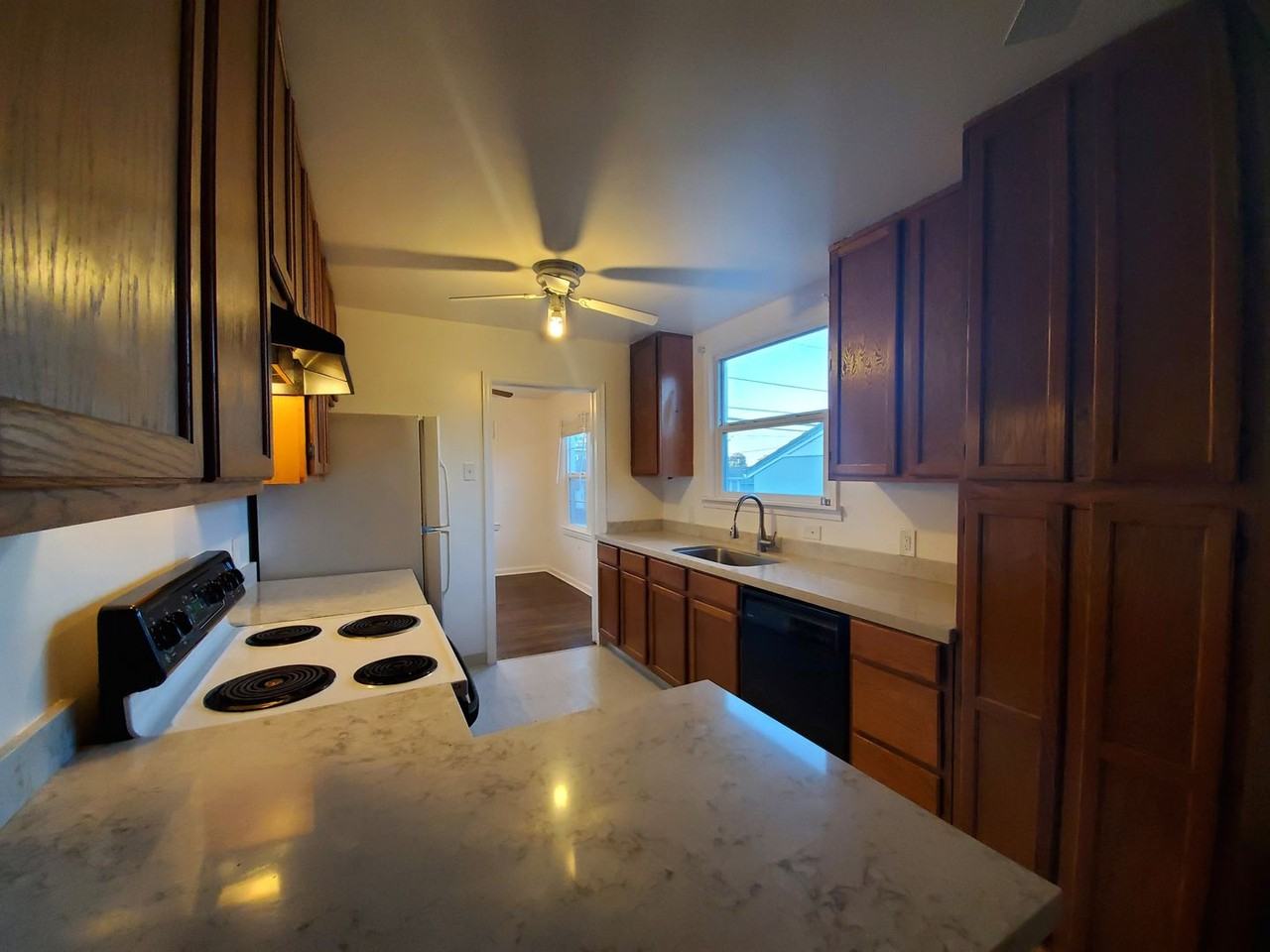 125 W 39th Ave - Photo 2 of 21