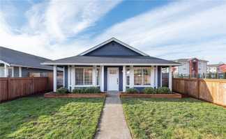 featured image of 945 1st Ave N