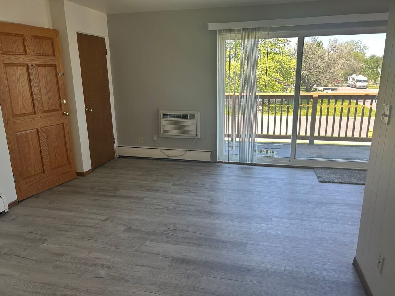 1024 Hunt Ave - Photo 3 of 8