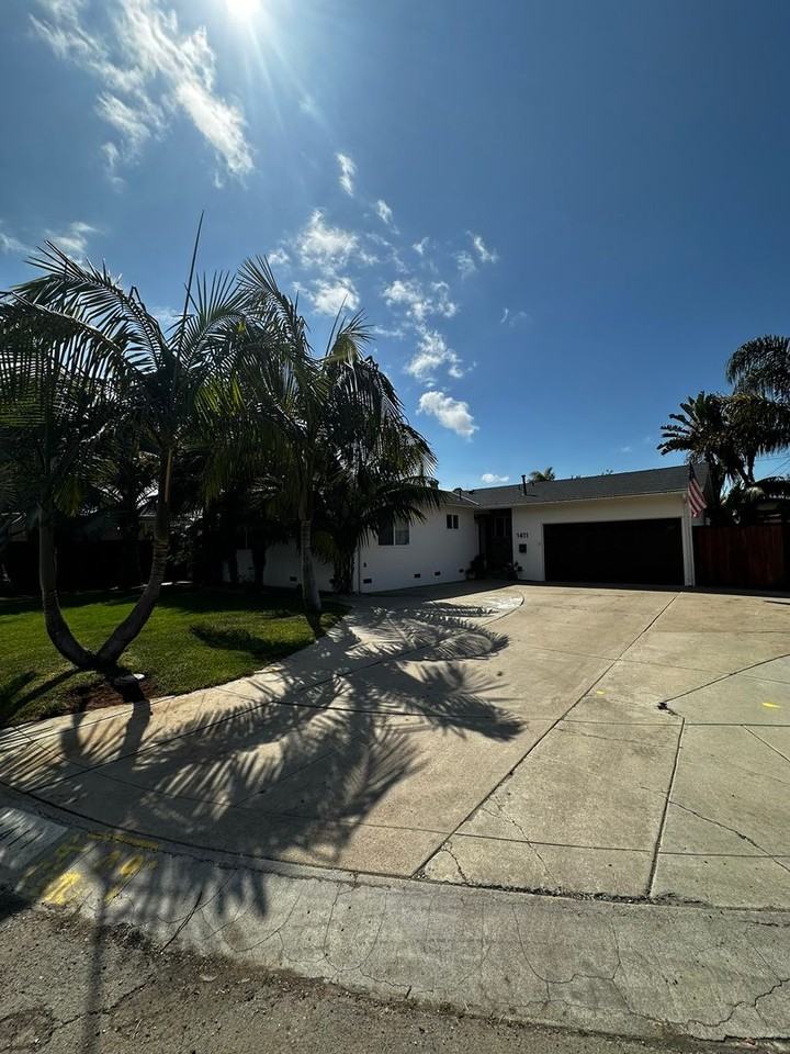 1411 Eboe Ave - Photo 6 of 50