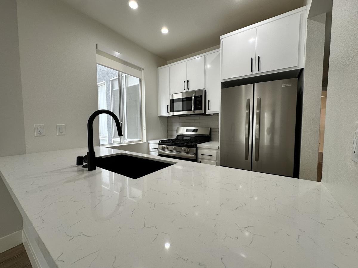 1800 S Normandie Ave - Photo 2 of 22