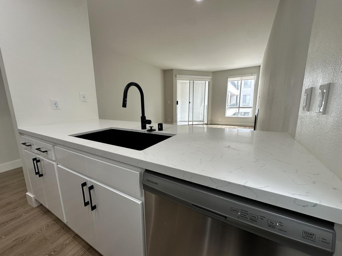 1800 S Normandie Ave - Photo 4 of 22